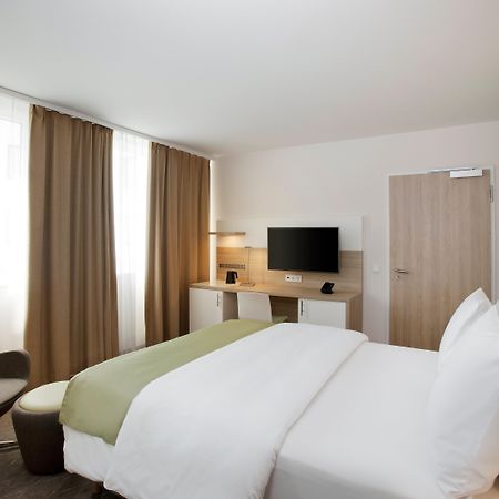 Holiday Inn Frankfurt Airport, An Ihg Hotel Франкфурт-на-Майне Экстерьер фото