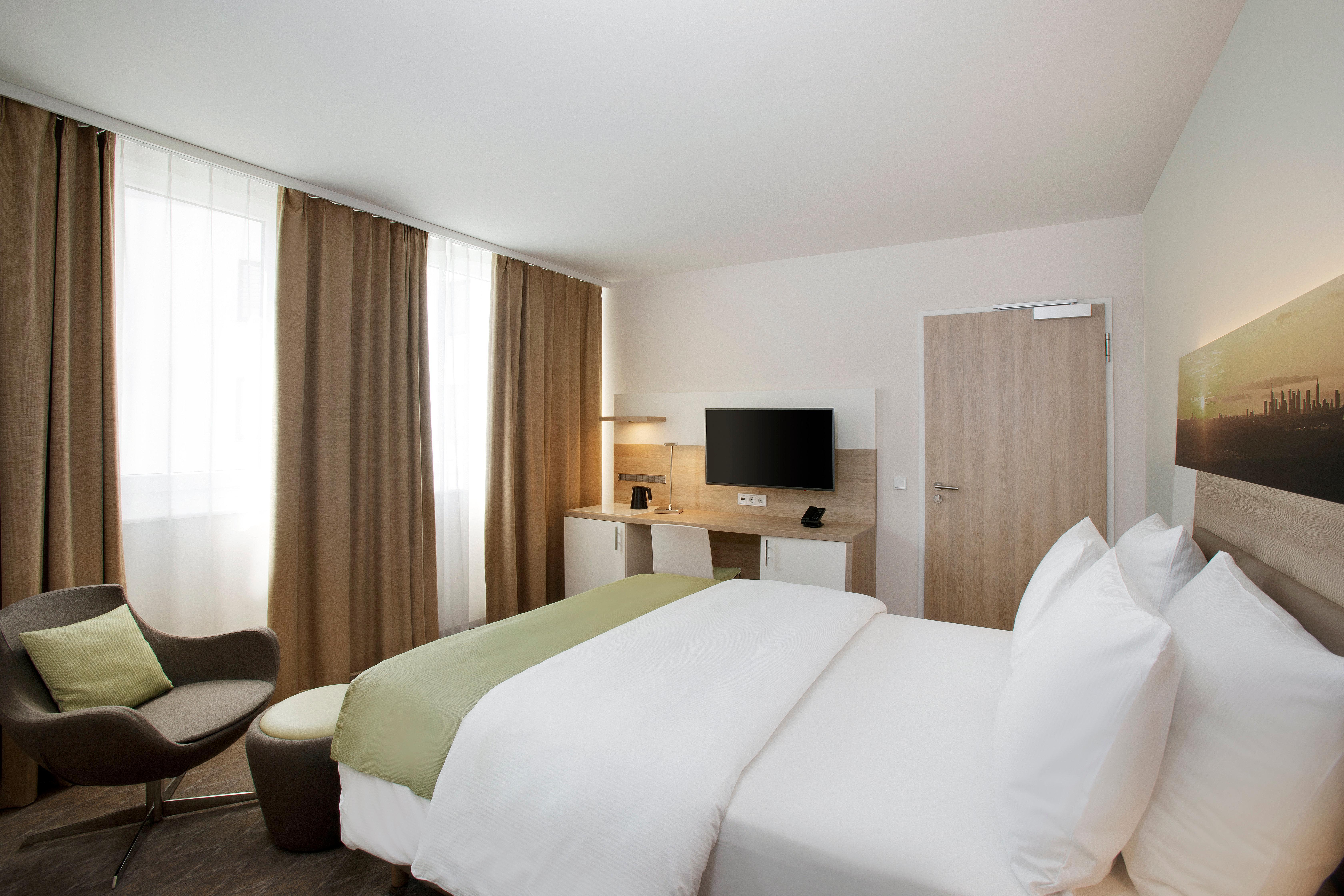 Holiday Inn Frankfurt Airport, An Ihg Hotel Франкфурт-на-Майне Экстерьер фото