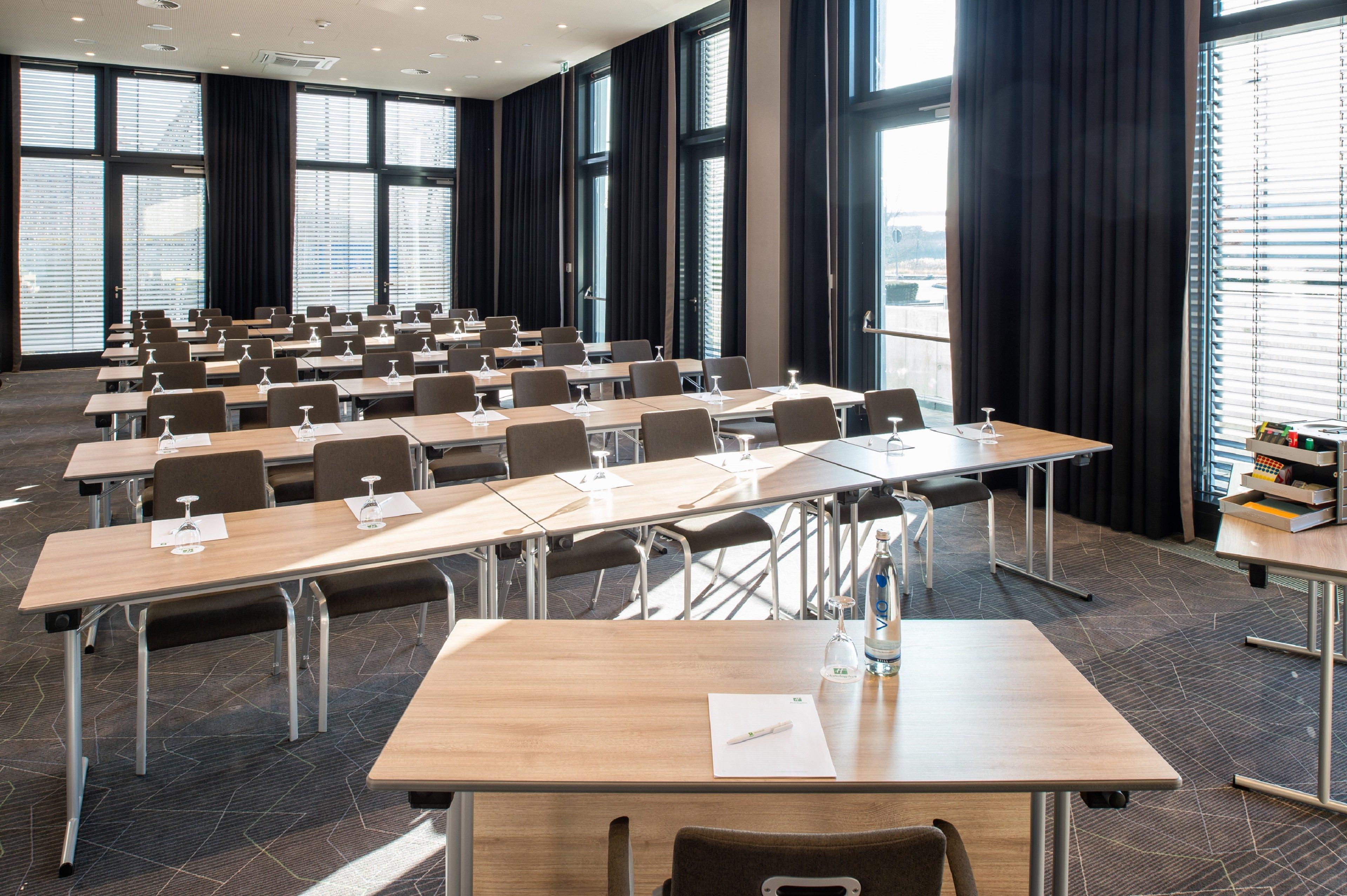 Holiday Inn Frankfurt Airport By Ihg Франкфурт-на-Майне Экстерьер фото